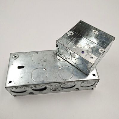 qualité  BS Standard Switch Socket Box IP65 Galvanized Steel 3X6 3X3 Usine